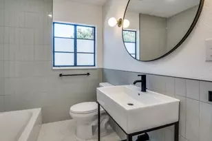 2433 Southwood Dr, Dallas, TX 75233 - Photo 14