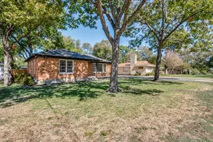 2433 Southwood Dr, Dallas, TX 75233 - Photo 2