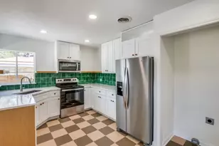 2433 Southwood Dr, Dallas, TX 75233 - Photo 10