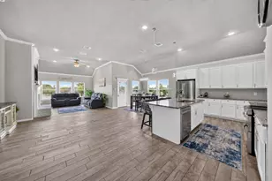 7924 Wilson Cliff Ct, White Settlement, TX 76108 - Photo 4
