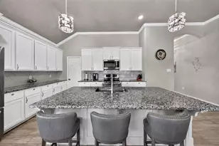 7924 Wilson Cliff Ct, White Settlement, TX 76108 - Photo 12