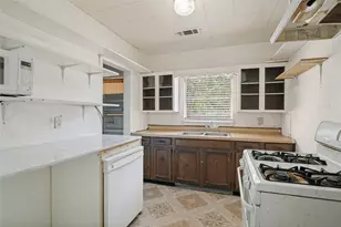 11102 Barbarosa Dr, Dallas, TX 75228 - Photo 4