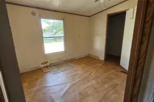 8913 Holly Rd, Alvarado, TX 76009 - Photo 8