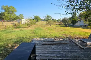 8913 Holly Rd, Alvarado, TX 76009 - Photo 14