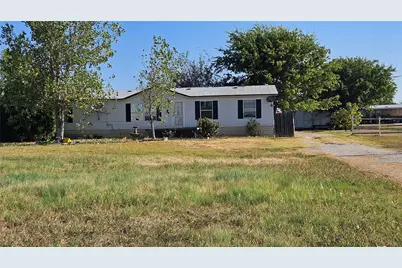 8913 Holly Road, Alvarado, TX 76009 - Photo 2
