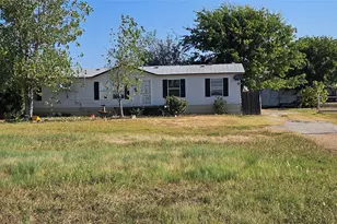 8913 Holly Rd, Alvarado, TX 76009 - Photo 2