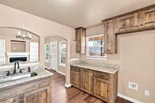1103 Chase Ave, Cleburne, TX 76031 - Photo 12