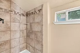 1103 Chase Ave, Cleburne, TX 76031 - Photo 30