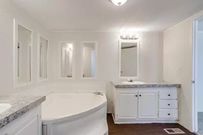 3116 Hilltop Road, Granbury, TX 76048 - Photo 12