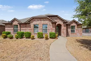 2126 Fair Weather Dr, Lancaster, TX 75146 - Photo 2