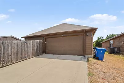 2126 Fair Weather Drive, Lancaster, TX 75146 - Photo 32