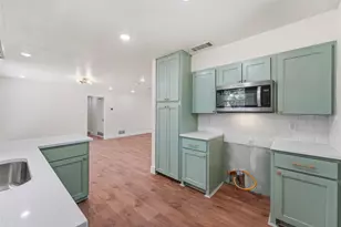 504 Hill St, Aubrey, TX 76227 - Photo 4