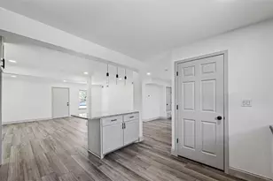 158 Lakeshore Dr, Runaway Bay, TX 76426 - Photo 6