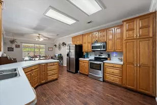 512 Shady Oaks Trail, Burleson, TX 76028 - Photo 12