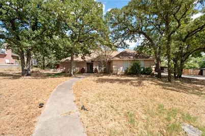512 Shady Oaks Trail, Burleson, TX 76028 - Photo 2