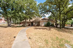512 Shady Oaks Trail, Burleson, TX 76028 - Photo 2