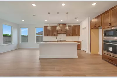 11621 Edgewood Drive, Justin, TX 76247 - Photo 6