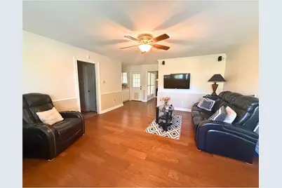 6004 Lakehurst Drive, Arlington, TX 76016 - Photo 12