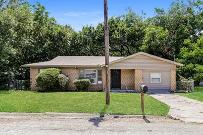 607 Dixon Street, Cleburne, TX 76033 - Photo 1