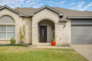 7550 Deerlodge Trail, Fort Worth, TX 76137 - Photo 2