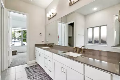 12679 Royal Oaks Lane, Farmers Branch, TX 75234 - Photo 16