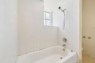 249 Creekwood Dr, Lancaster, TX 75146 - Photo 18