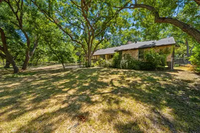 249 Creekwood Drive, Lancaster, TX 75146 - Photo 32