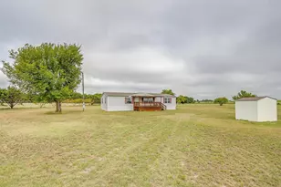 9064 Summit Ct E, Cleburne, TX 76033 - Photo 8