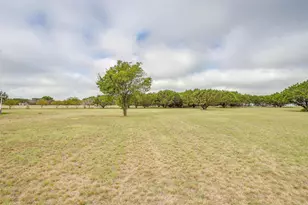 9064 Summit Ct E, Cleburne, TX 76033 - Photo 36