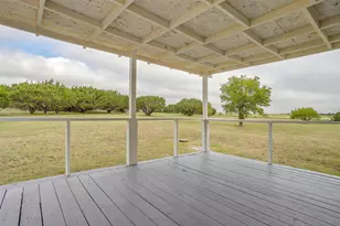 9064 Summit Ct E, Cleburne, TX 76033 - Photo 32