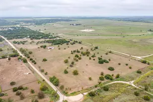 9064 Summit Ct E, Cleburne, TX 76033 - Photo 6