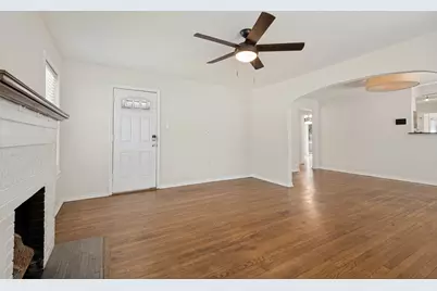 219 S Briscoe Boulevard, Dallas, TX 75211 - Photo 12