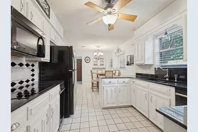 618 Brent Drive, Arlington, TX 76012 - Photo 8