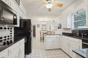 618 Brent Dr, Arlington, TX 76012 - Photo 8