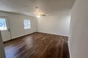 115 Burl St, Corinth, TX 76208 - Photo 6