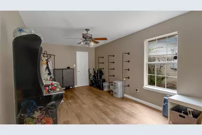 813 Beacon Hill Drive, Irving, TX 75061 - Photo 16