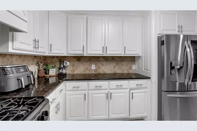 813 Beacon Hill Drive, Irving, TX 75061 - Photo 6