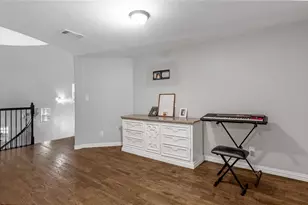 813 Beacon Hill Dr, Irving, TX 75061 - Photo 8