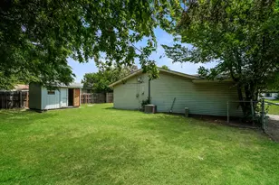 736 Treadwell Dr, Hurst, TX 76053 - Photo 8
