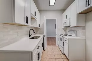 1213 College St, Grand Prairie, TX 75050 - Photo 8