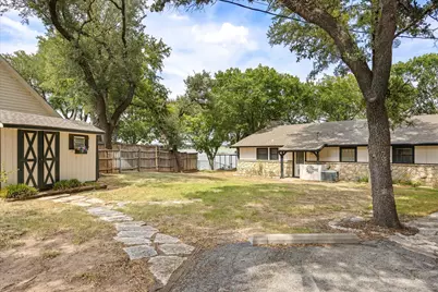 2537 Forest Park Drive, Granbury, TX 76048 - Photo 32