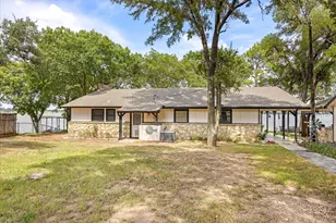 2537 Forest Park Dr, Granbury, TX 76048 - Photo 4
