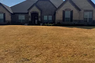 329 Kenyon Ct, Granbury, TX 76049 - Photo 1