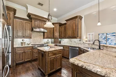 8523 Lakemont Drive, Dallas, TX 75209 - Photo 6