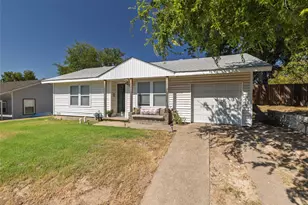 1209 Grace St, Weatherford, TX 76086 - Photo 2