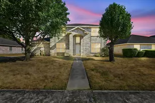 467 Orchard Hill Dr, Cedar Hill, TX 75104 - Photo 2
