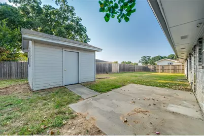 101 Sara Court, Collinsville, TX 76233 - Photo 22