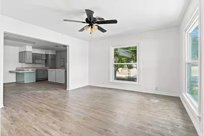 1031 Ritchey Street, Gainesville, TX 76240 - Photo 4