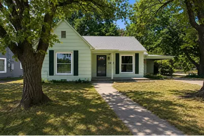 1031 Ritchey Street, Gainesville, TX 76240 - Photo 1