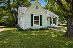 1031 Ritchey St, Gainesville, TX 76240 - Photo 2